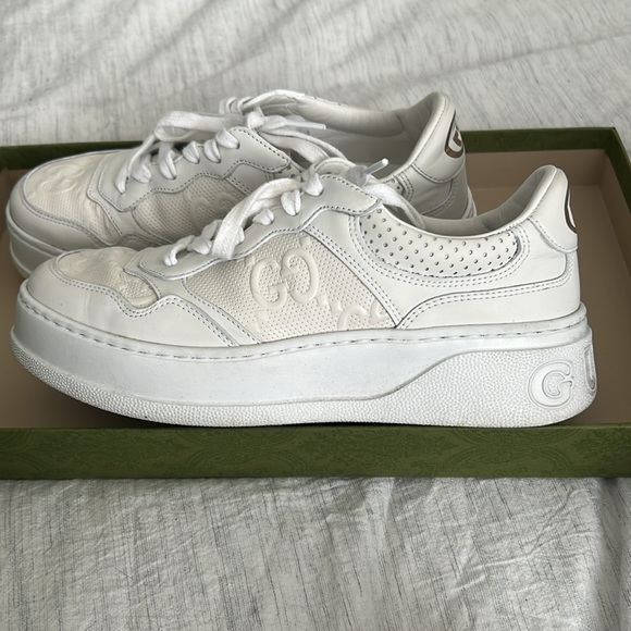 WOMEN'S GG EMBOSSED SNEAKER - Picture 3 of 7